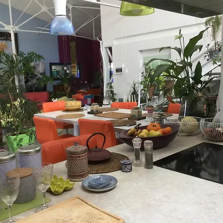 L'hacienda Homestay *