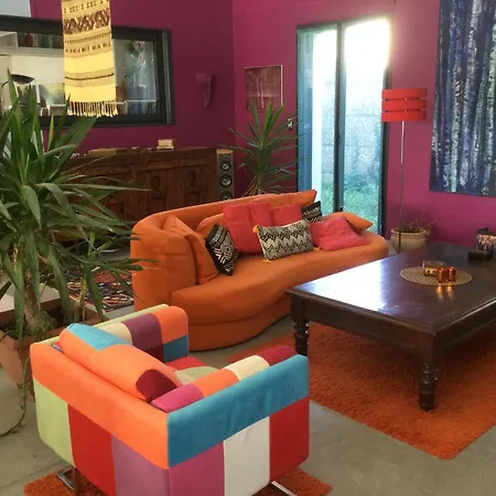 L'hacienda Homestay *