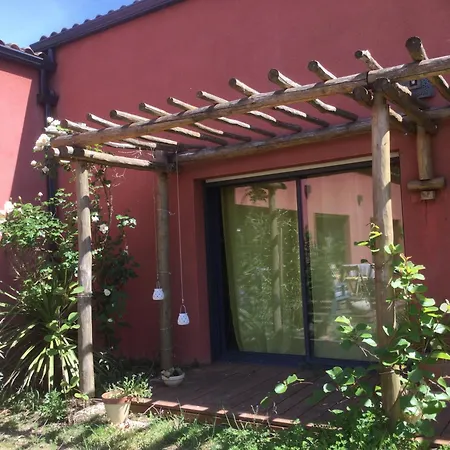 L'hacienda, à Deux Pas De La Et De La Venise Verte Et à 30 Minutes De La Rochelle Et De L'ile De Ré * Champagné-les-Marais