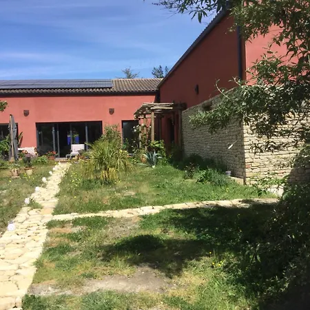 Séjour chez l'habitant L'hacienda, à Deux Pas De La Et De La Venise Verte Et à 30 Minutes De La Rochelle Et De L'ile De Ré *